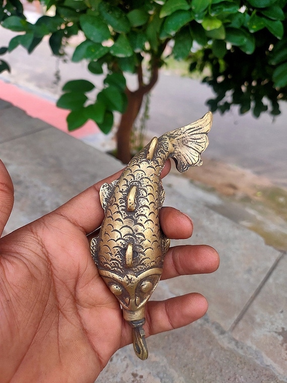 Old Brass Fish Shape Gun Powder Bottle Flask Eyeliner Powder Bottle Hand  Crafted Collectible Decorative -  Canada