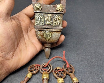 Iron 4 Key Tricky Padlock Hidden Key Hole Brass Floral Shiva Nandi Snake Work Puzzle Padlock Hand Crafted Screw System Lock Antique Look