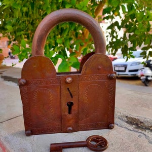 Antique Look Iron Big Lock Hidden Key Hole Padlock Hand Crafted Designed Heavy Lock Indian Door Lock