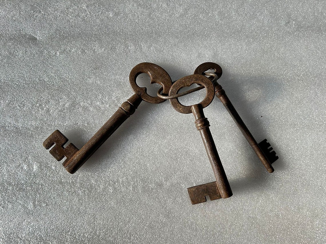 Rarest Key Antique Rare Iron Key Hand Crafted Iron Almirah Keys Old Indian Iron ...