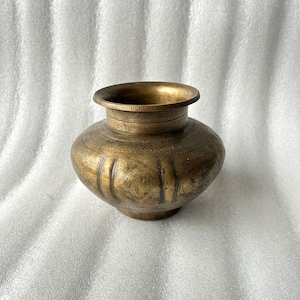 Antique Brass Fine Hand Carved Planter Pot Old Big Brass Heavy Holy Temple Water Pot Kalash Old Brass Kitchen Used Water Pot
