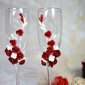 Wedding glasses Red Roses - White & red Wedding toast flute - Pearls champagne glasses - Wedding gift glasses - Floral Wedding toast glasses