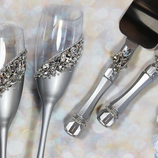 Silver crystals Wedding glasses and Cake Server set-Wedding champagne glasses-Wedding toast flutes with rhinestones-Shiny Cake Server&Knife