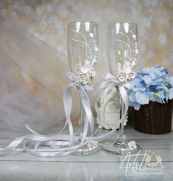 White Wedding Champagne Glasses With Beautiful Roses-romantic Wedding Toasting  Glasses-wedding Favor-floral Toasting Flutes-wedding Gift 