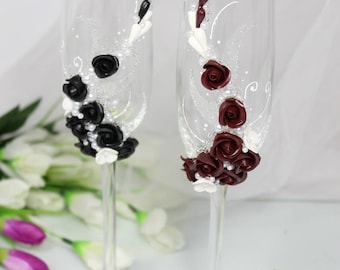 Wedding champagne glasses with beautiful roses in burgundy&black-Burgundy wedding toasting flutes-Wedding Gift-PearlsFloral Champagne flutes