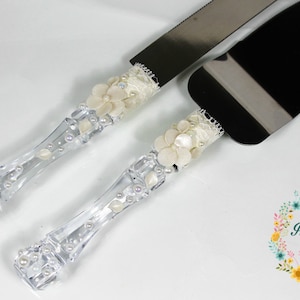 Wedding Cake Knife Set with ivory flowers  -Wedding Cake Server and Knife - Lace and Pearl Cake Server - Cake Accessories - Cake Cutting Set