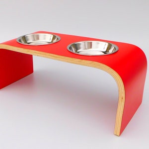 Red Hot Dining: mangiatoia rialzata per cani e gatti con due ciotole, antiscivolo, facile da pulire, realizzata a mano nel Regno Unito