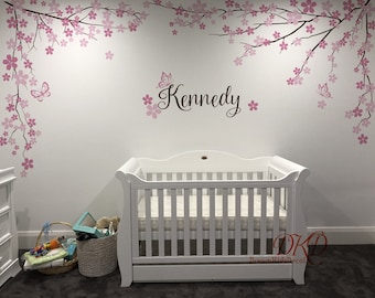 Kinderzimmer Wandaufkleber Baumzweig mit Name für Mädchen Raum-Kirschblütenzweig mit Schmetterling-DK402