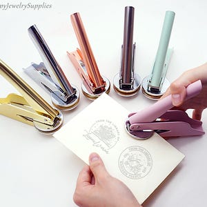 Personalisierter Buchpräger, aus der Bibliothek von Buchpräger, benutzerdefinierter Bibliotheksbuchstempel, Holzgummistempel oder selbstfärbender Stempel, Geschenk für Buchliebhaber