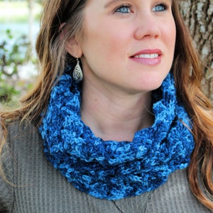 Crochet Cowl Pattern, Sadie Cowl, Instant Download