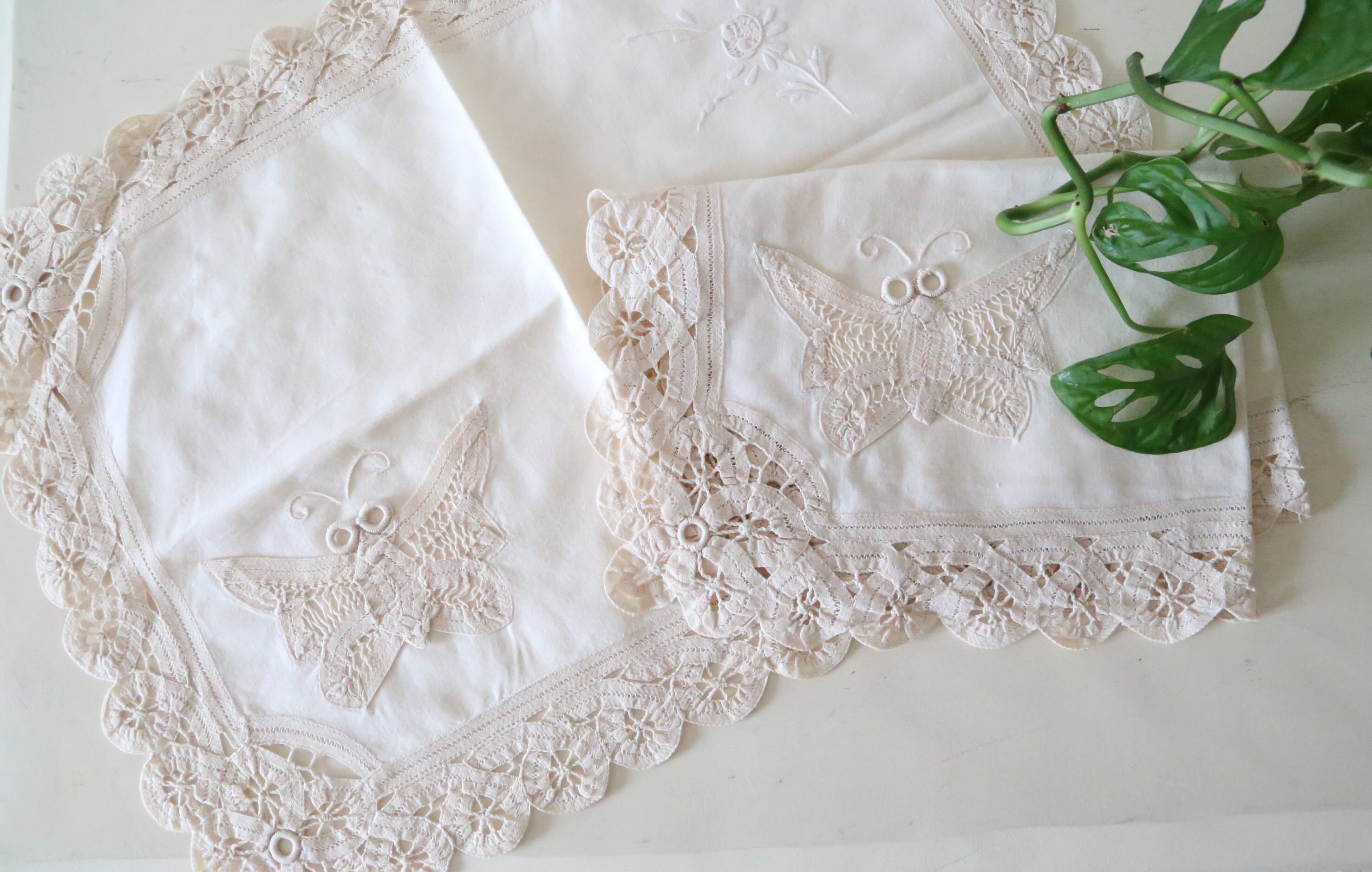 Duo de Sets Table en Coton Brodés, Vintage