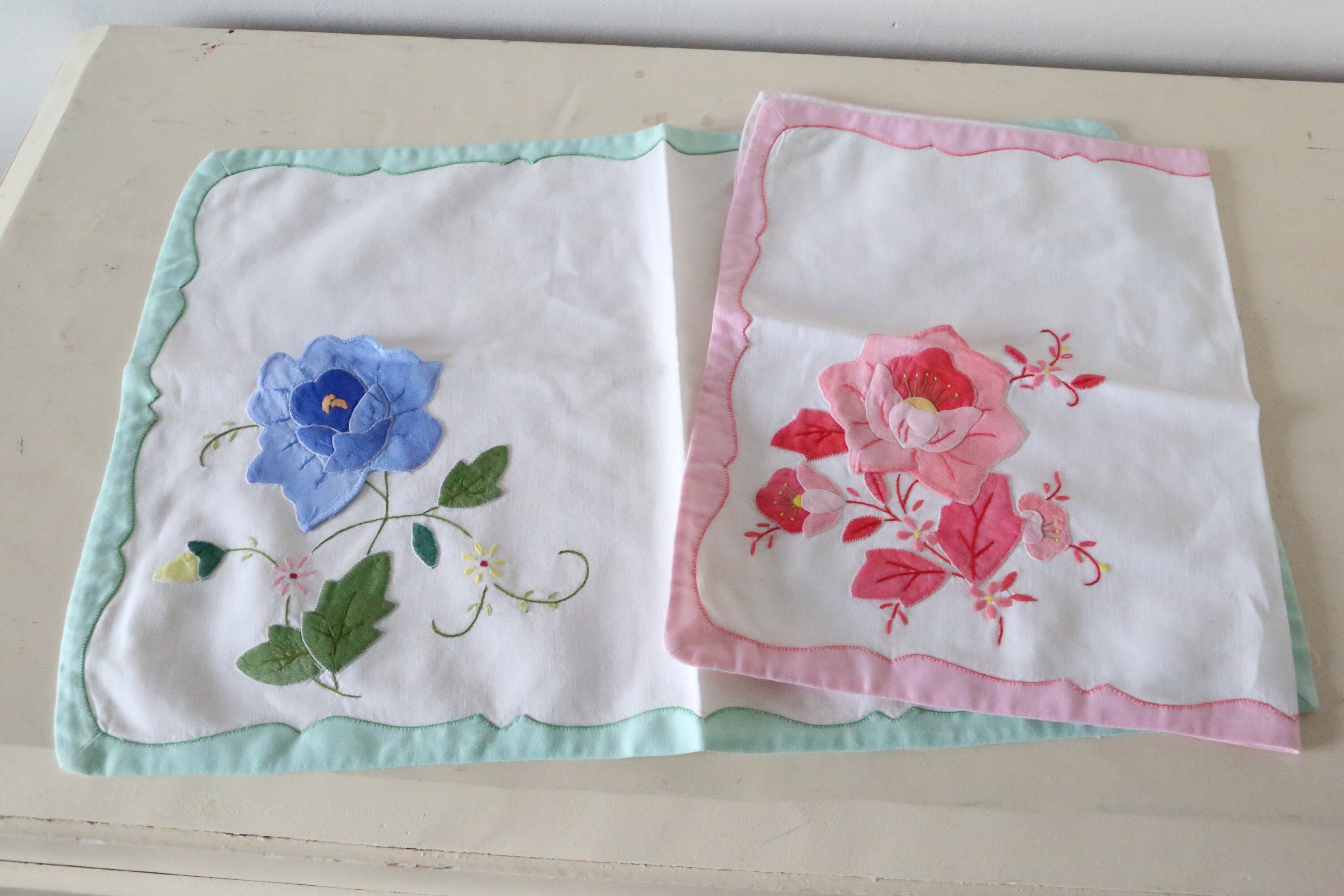 Duo de Sets Table en Coton Brodés, Vintage