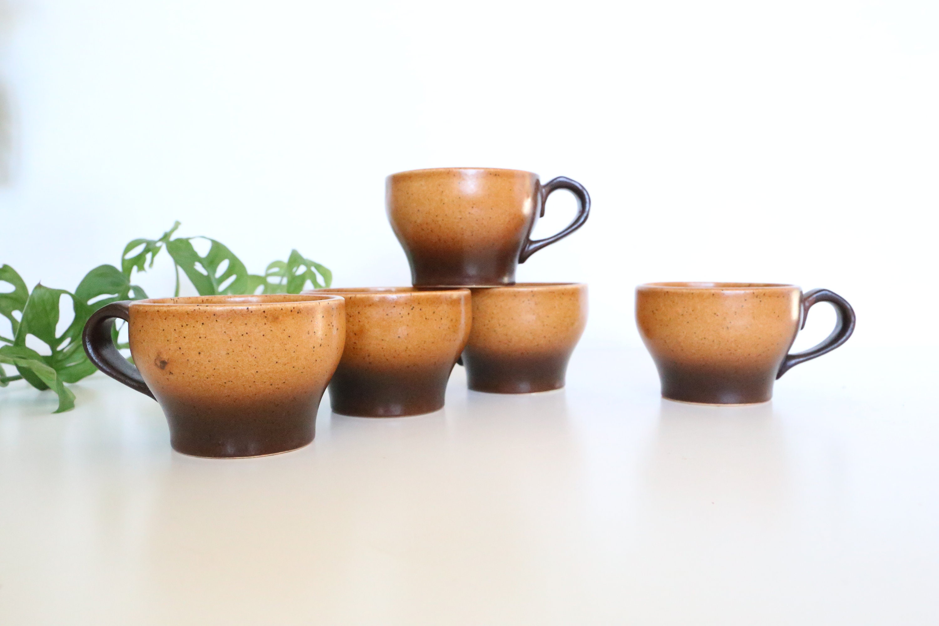 Tasses en Grès X5, Grès, France