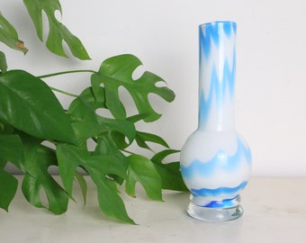 Vase en verre, bleu et blanc