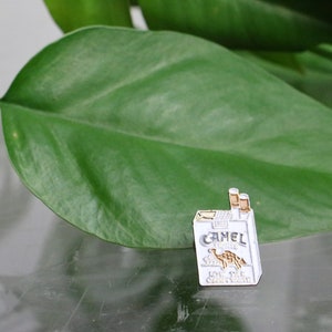 Pin's Camel, cigarettes, vintage