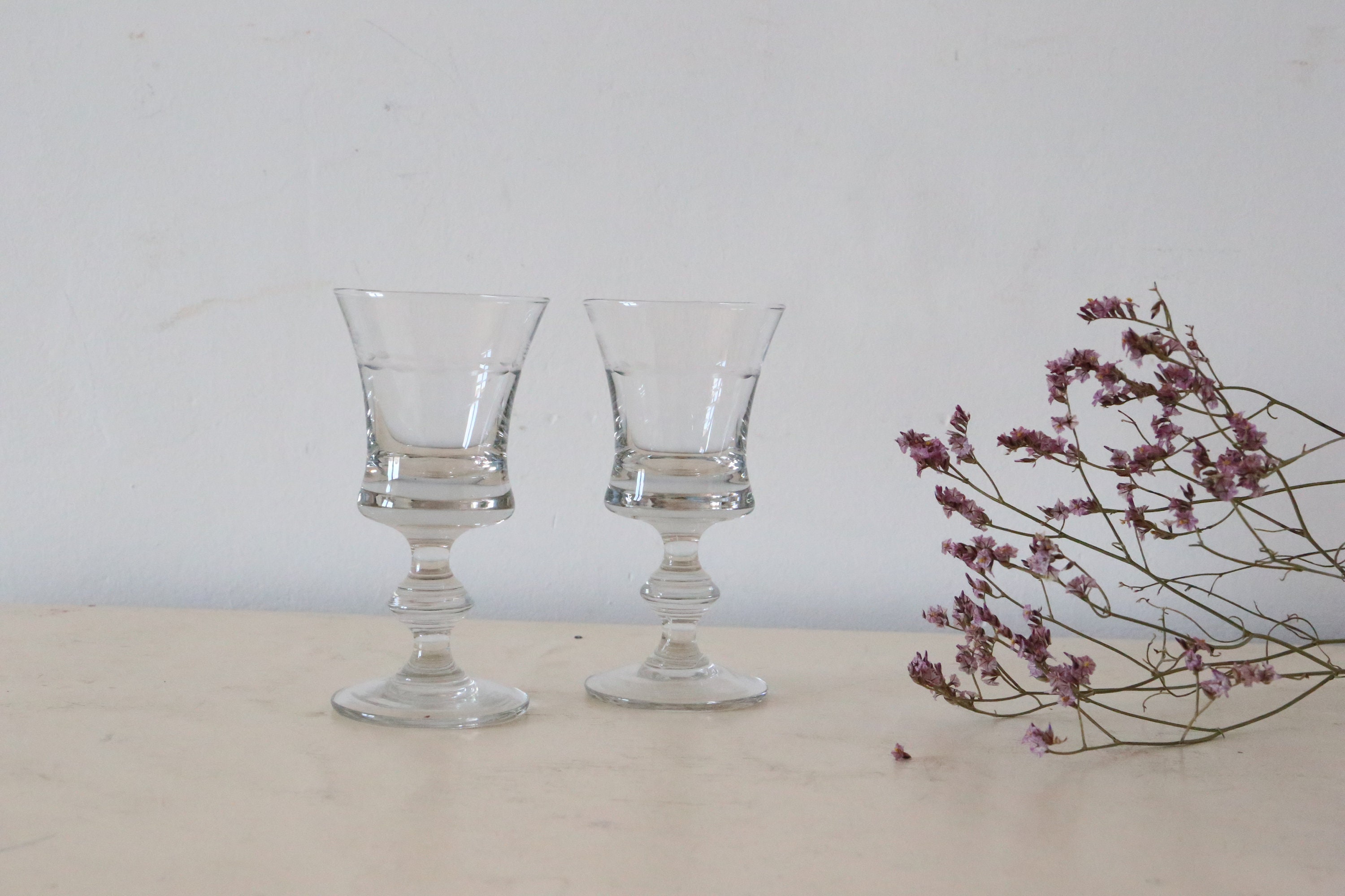Set de 2 Verres à Pied, Cristal Ciselé, Art Déco
