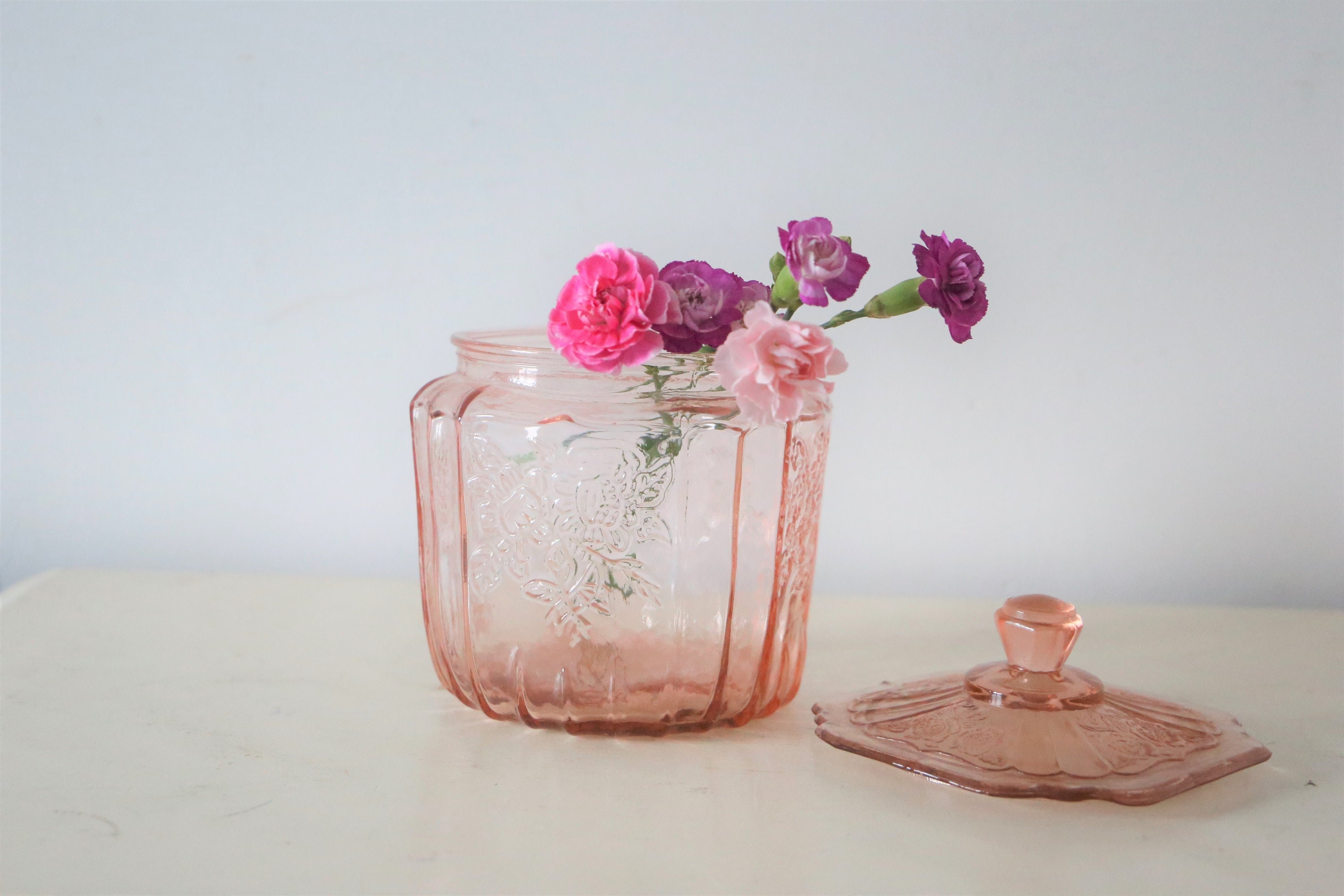 Bonbonnière en Verre Rose, Moulé, Vintage Français, Authentique