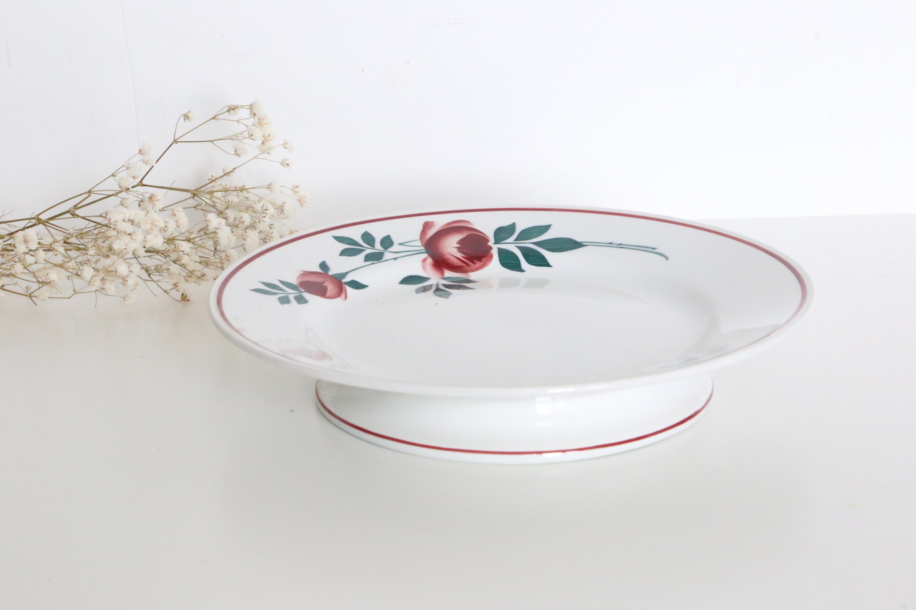 Plat sur Piedouche, Céranord, Motif Burgundia, Manufacture Française, Vintage, Début Xxème Siècle