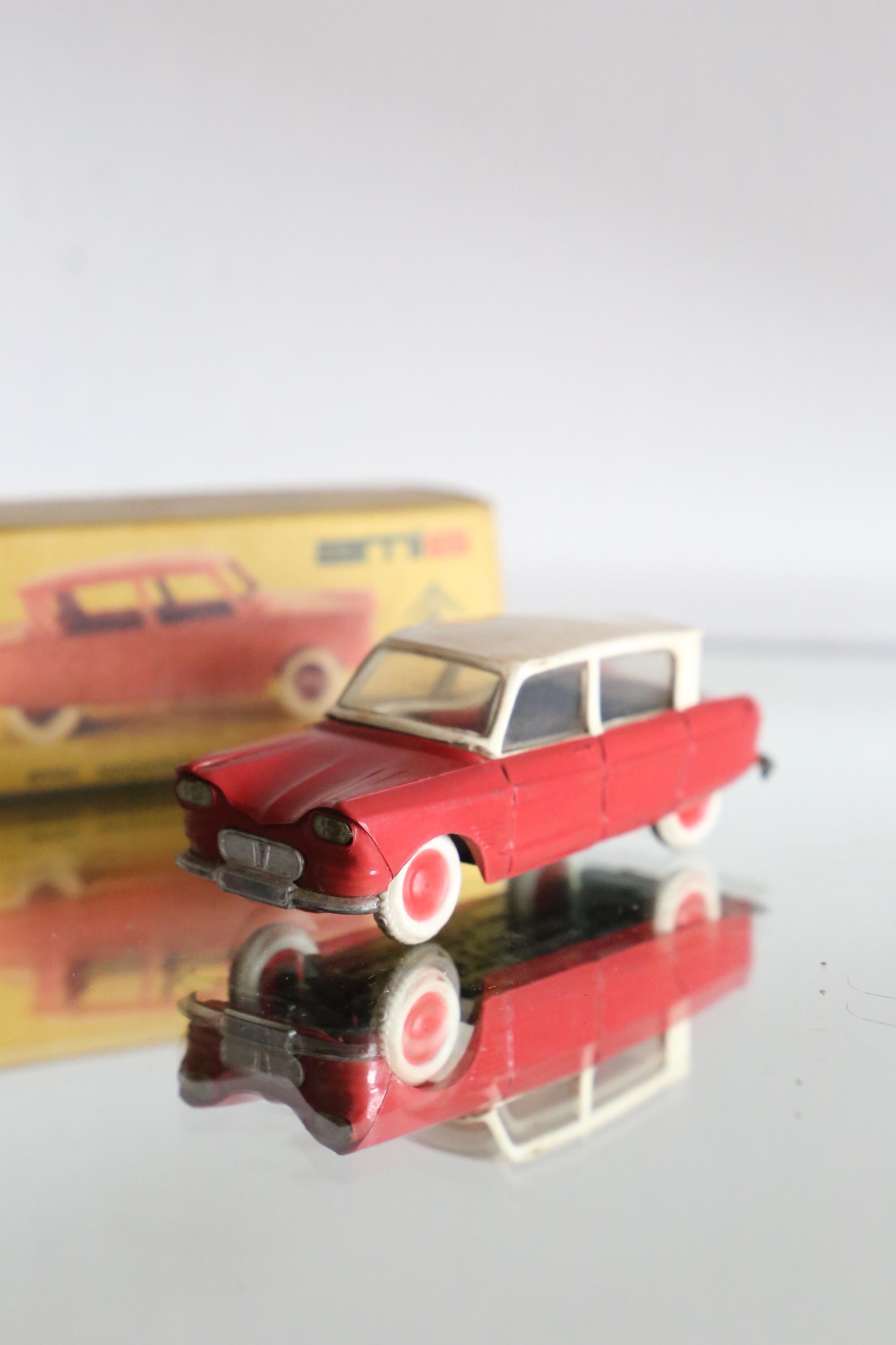 Minialuxe Citroën Ami 6 Plastic 1/43