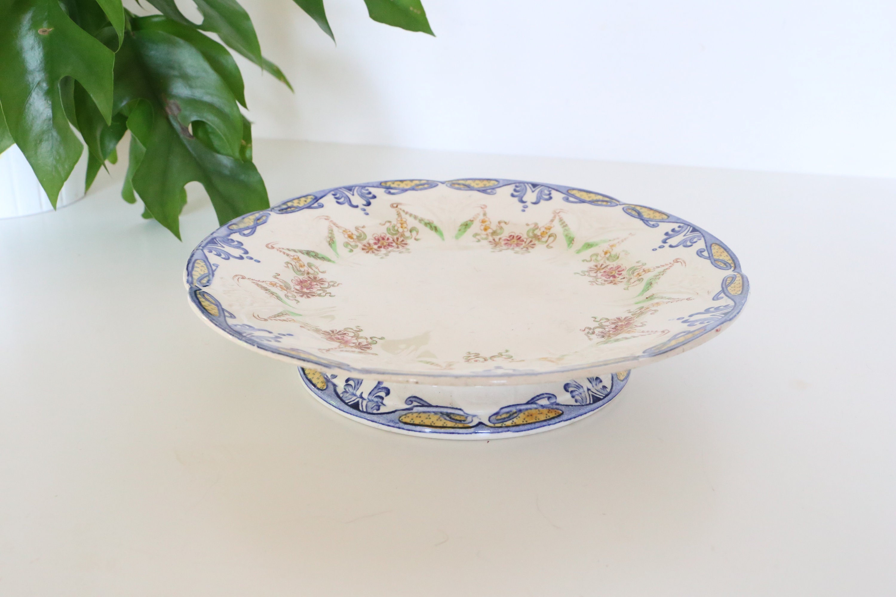 Plat Serviteur sur Piedouche, Grand Dépôt Paris E. Bourgeois, 19Ème Siècle