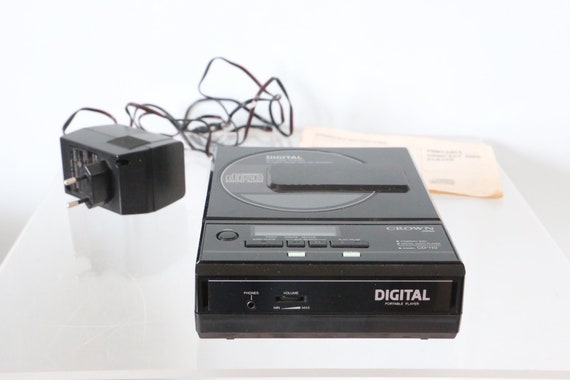 クラウン CD-110N ポータブル CD プレーヤー、箱入り、1987 年