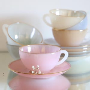 Set of 6 Arcopal cups and saucers, Arlequin range, pastel colors, made in France