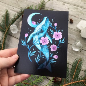 Cartão postal metálico brilhante - Baleia e flores - Desenhado por Pixie Cold