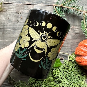 Limitierte Sammeltasse bedruckt im hochwertigen Siebdruckverfahren -Bee diosa- Nur 100 Stück erhältlich