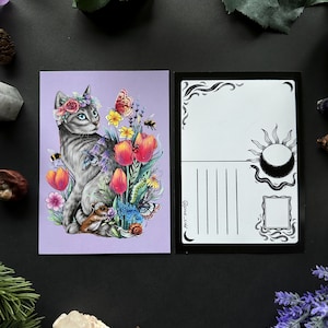Cartão postal de gato e flores - Desenhado por Pixie Cold