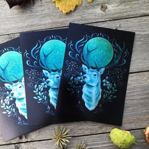 Carte postale métallique chatoyante - Cerf blanc - Conçu par Pixie Cold