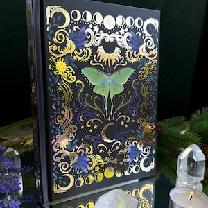 Livre magique de haute qualité luna moth en feuille d'aluminium A5 à couverture rigide de 160 pages Parfait pour tenir un journal et écrire image 2