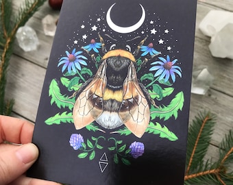 Carte postale métallique scintillante - Déesse abeille - Conçue par Pixie Cold