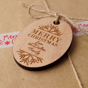 Personalizada Navidad Etiquetas, etiquetas de regalo de Navidad, vacaciones personalizadas regalo etiquetas, etiquetas de regalo de copo de nieve, grabado etiquetas de regalo, set de 12
