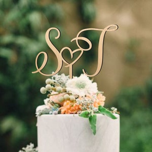 Topper per torta per matrimonio, topper per torta personalizzato, topper per torta con lettere iniziali, topper per torta a cuore, topper per torta in oro, argento o vero legno immagine 1