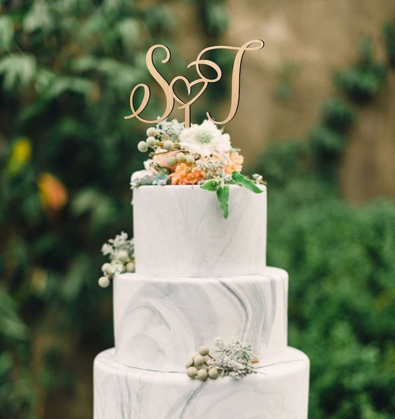 Topper per torta per matrimonio, topper per torta personalizzato, topper per torta con lettere iniziali, topper per torta a cuore, topper per torta in oro, argento o vero legno immagine 1