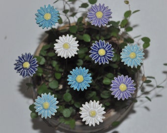 10 ceramic flowers: daisies, colorful