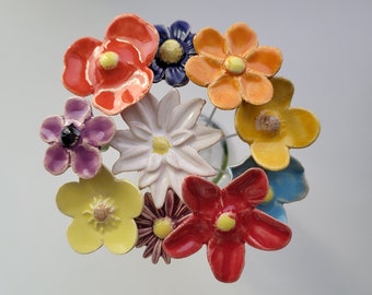 10 Keramikblumen, bunt ca. 2,00 - 3,50 cm von SylBer-Ceramics aus Markkleeberg