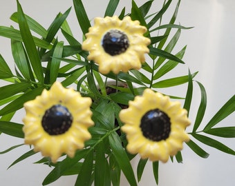 3 girasoles de cerámica, amarillos, aprox. 3,00 cm, de SylBer-Ceramics de Markkleeberg