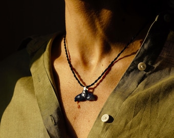 Hanger ''FLUKE'' walvisstaart in sodaliet en zilver - s03- sodaliet en goud- Marine hanger- nautische ketting- hanger man vrouw