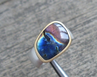 Labradorite ring in gold and silver