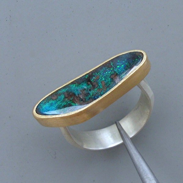 Boulder Opal Ring in Gold und Silber