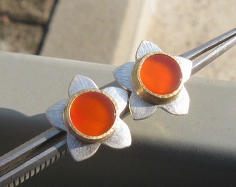 Carnelian flower earrings in 18k gold and sterling silver