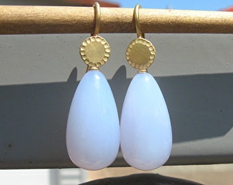 Calcedony earrings with 750 gold