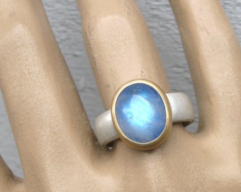 Moonstone Ring in Gold and Silver