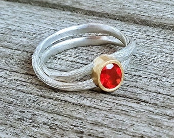 Zweigring mit Feueropal in 750er Gold und Sterlingsilber