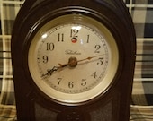 Adorable Bakelite Cathedral Style Working Electric Clock made by Warren Telechron 1940s