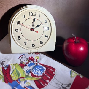 Vintage Telechron Kitchen Wall Clock Electric Works Great!
