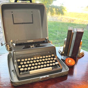 Vintage Royal Quiet Deluxe Typewriter Working with Case Smooth Charcoal Gray