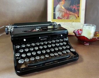 Vintage Typewriter Royal Model O Portable Working Typewriter with Case