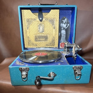 Antique Columbia Portable Phonograph Teal Case  Near Mint